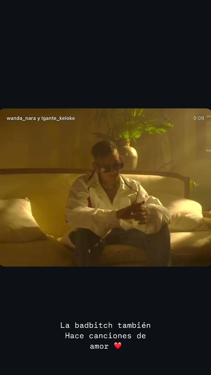 ?旺达出演小男友新歌mv女主，片中两人缠绵暧昧热情似火